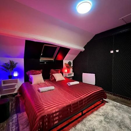 Red Love-Room / Balneo & Plus ! Souppes-sur-Loing Ngoại thất bức ảnh