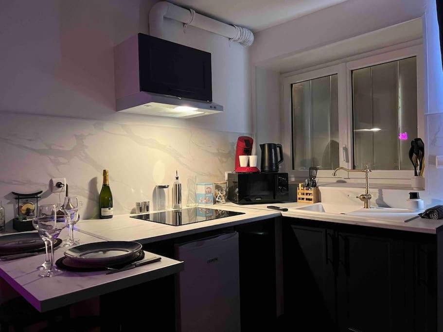 Red Love-Room / Balneo & Plus ! Souppes-sur-Loing Ngoại thất bức ảnh