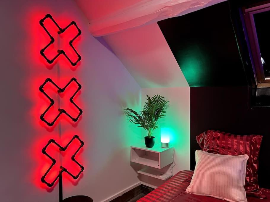 Red Love-Room / Balneo & Plus ! Souppes-sur-Loing Ngoại thất bức ảnh