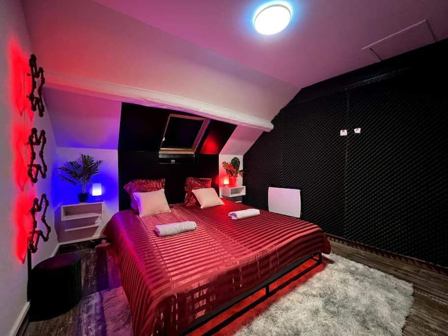 Red Love-Room / Balneo & Plus ! Souppes-sur-Loing Ngoại thất bức ảnh